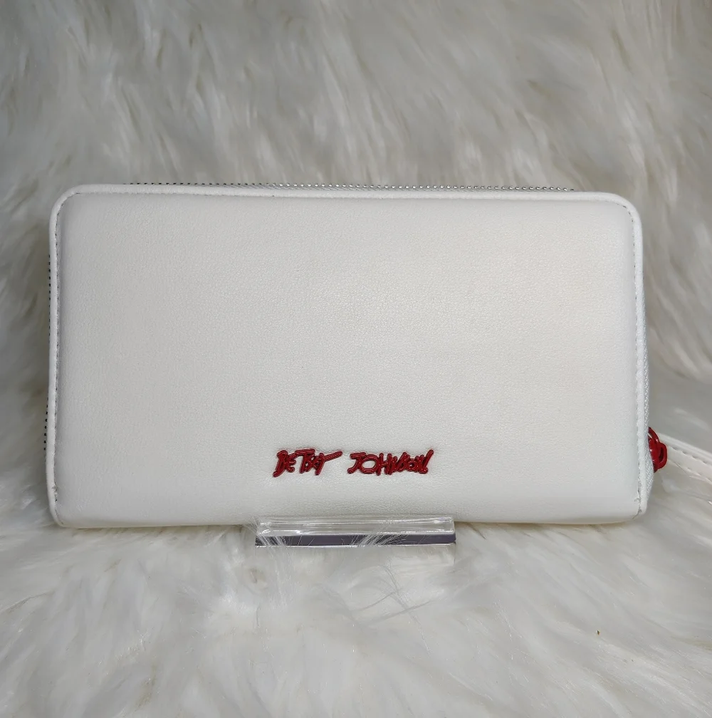 Betsey Johnson Heart Valentine Zip Around Wristlet Wallet - Picture 4 of 15